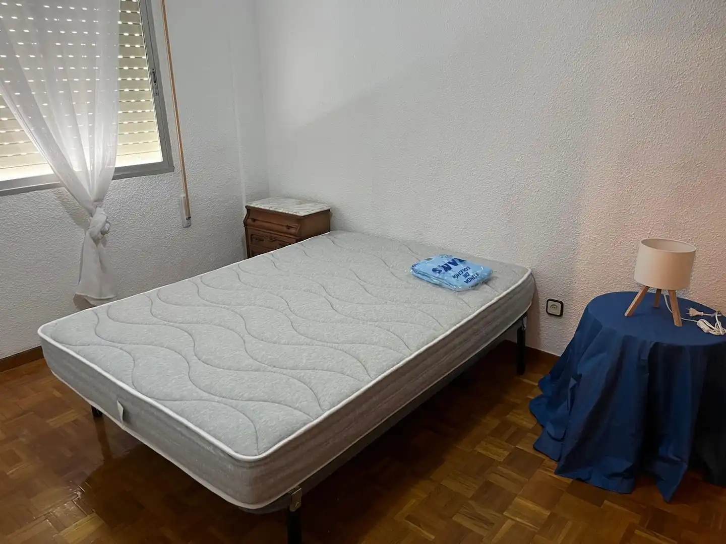 Bedroom of Flat for rent in Aranjuez  with Air Conditioner, Parquet flooring and Terrace