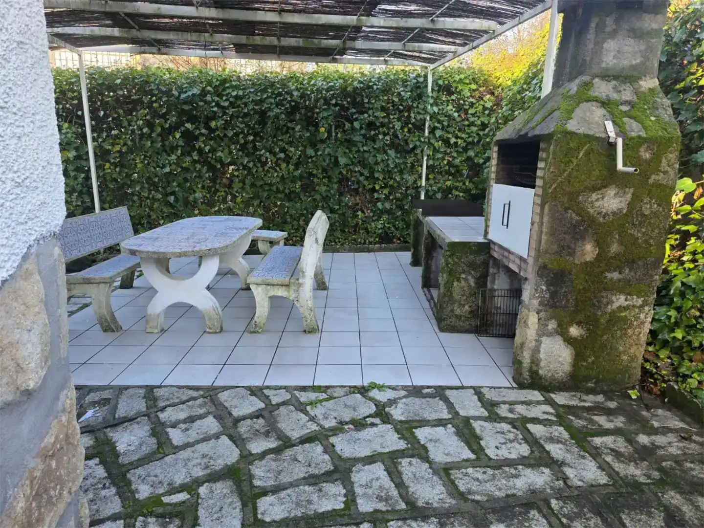Terrassa de Casa o xalet en venda en La Adrada  amb Aire condicionat, Piscina i Balcó