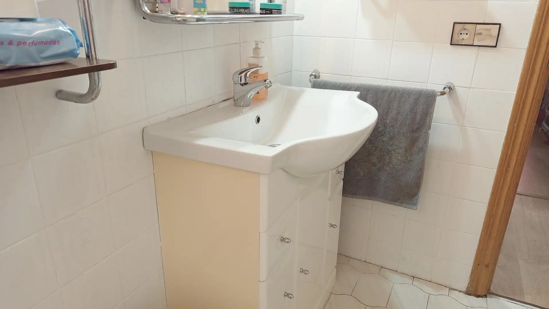 Bathroom of Flat for sale in Zaragoza  with Heating