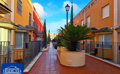 Exterior view of Single-family semi-detached for sale in Jerez de la Frontera  with Air Conditioner, Private garden and Terrace