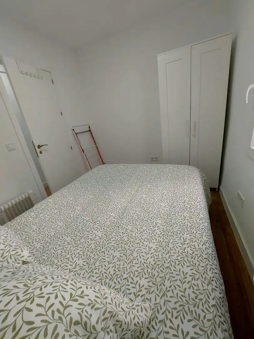 Bedroom of Flat for share in Madrid  with Heating and Washing machine