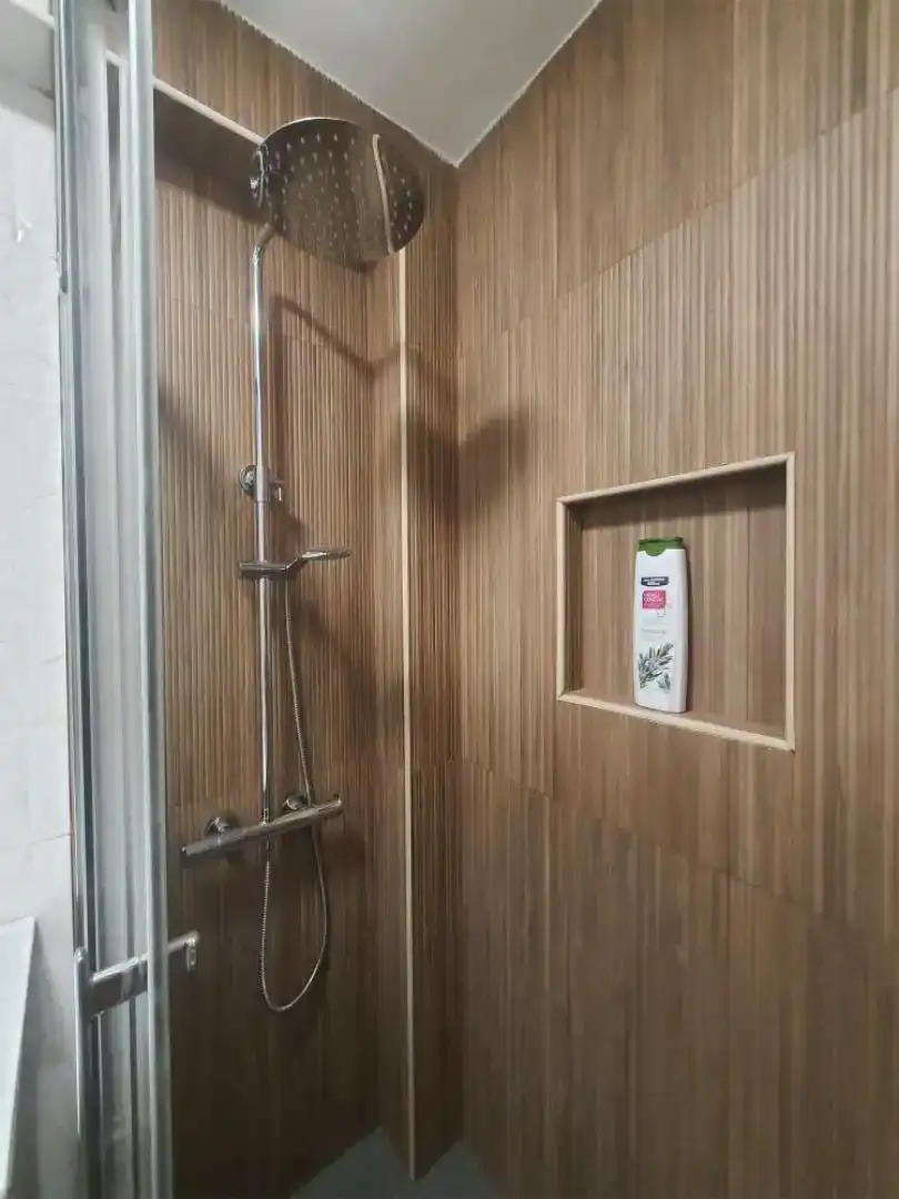 Bany de Àtic per a compartir en Sagunto / Sagunt amb Aire condicionat, Parquet i Traster