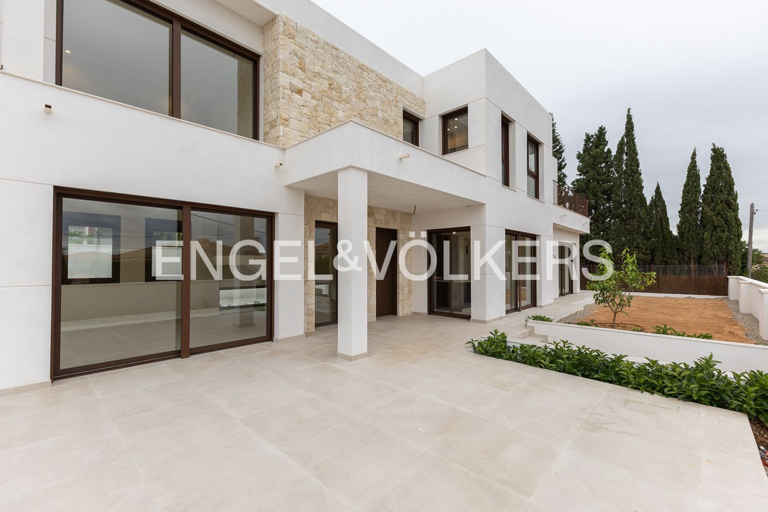 Vista exterior de Casa o chalet en venta en L'Eliana con Aire acondicionado, Calefacción y Jardín privado