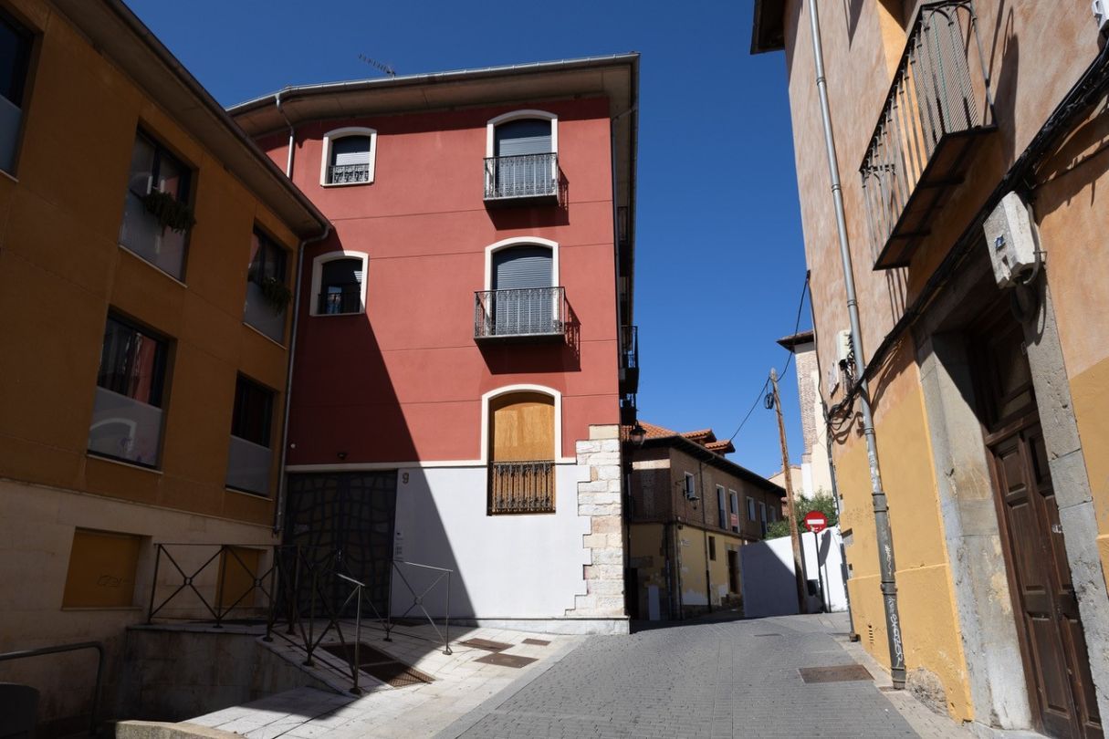 Vista exterior de Piso en venta en León Capital 