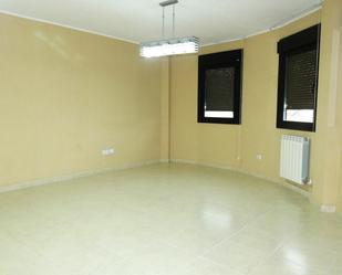 Bedroom of Flat to rent in  Zaragoza Capital  with Heating, Balcony and Community pool