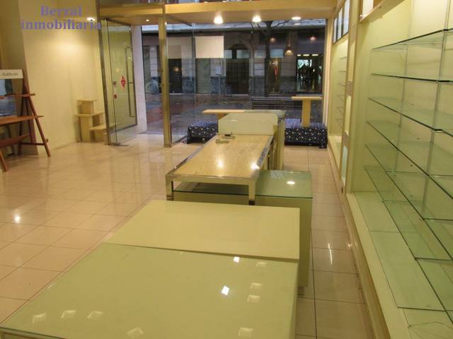 Local comercial en Alquiler en Calle Doctores Castroviejo en Gran Via