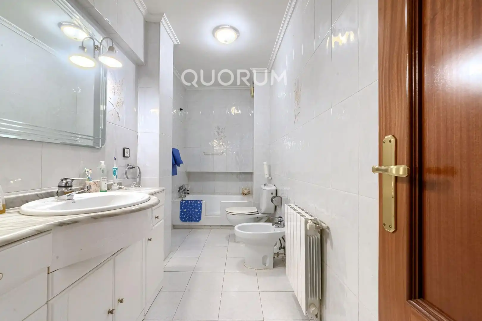 Badezimmer von Wohnung zum Verkauf in Basauri  mit Heizung und Balkon
