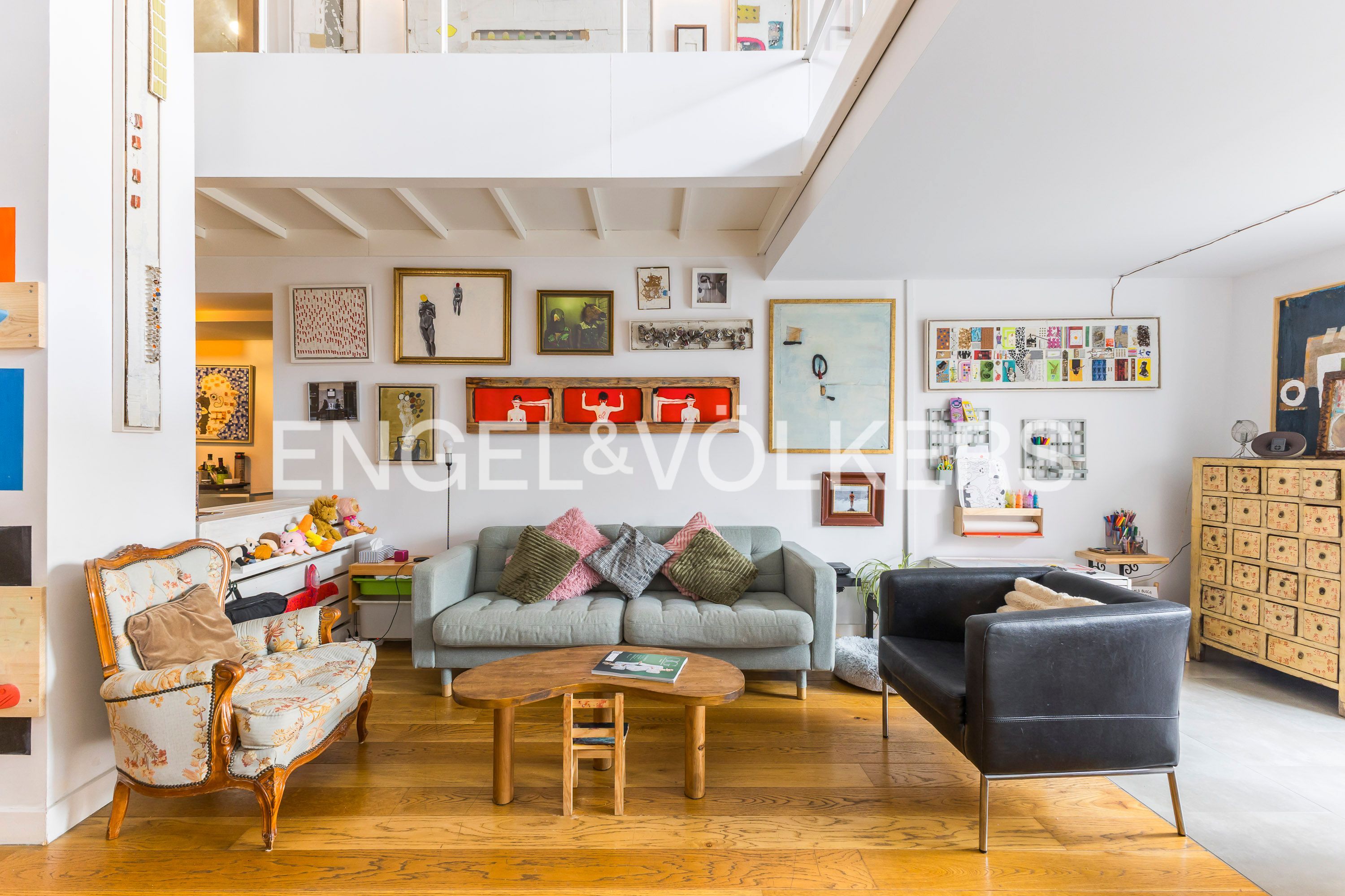 Living room of Duplex for sale in  Madrid Capital  with Heating and Storage room