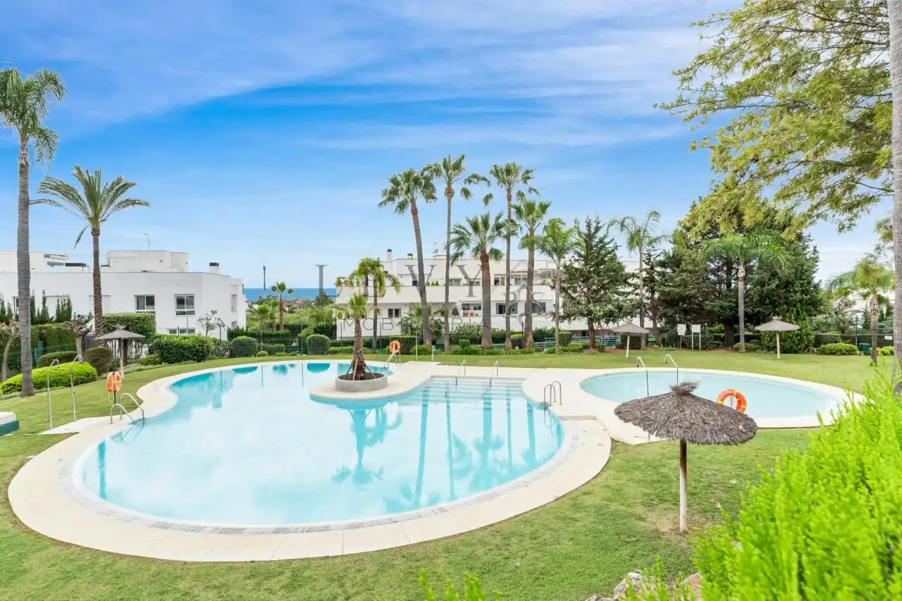 Jardí de Planta baixa de lloguer en Marbella amb Calefacció, Terrassa i Piscina