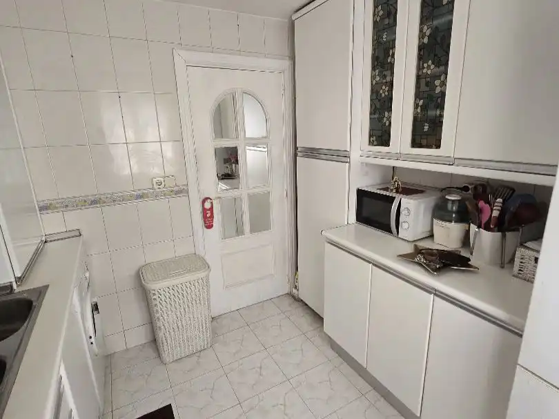 Küche von Wohnung zum Verkauf in Madrid mit Klimaanlage, Heizung und Privatgarten