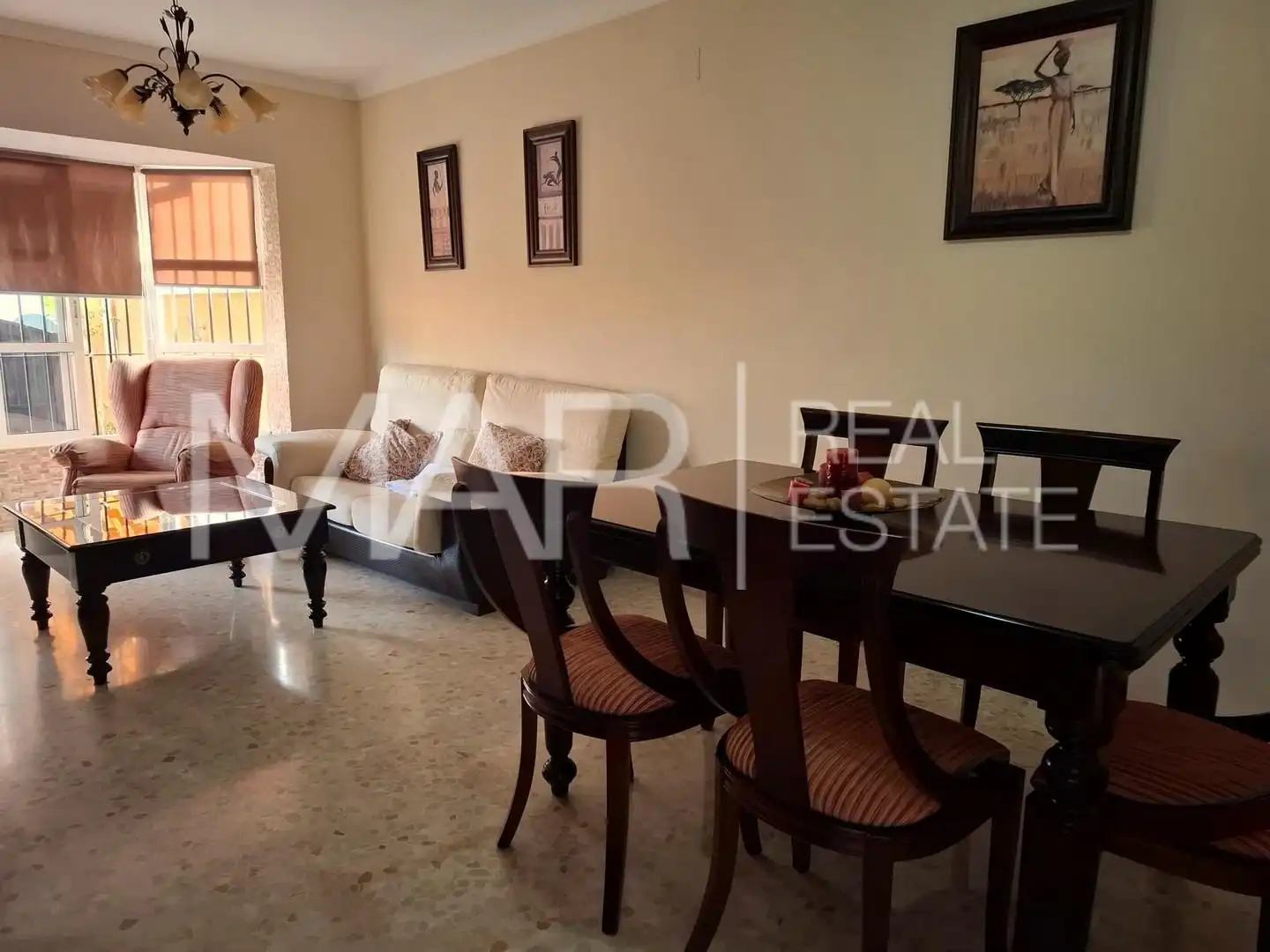 Sala de estar de Casa adosada en venta en Chiclana de la Frontera con Aire acondicionado y Balcón