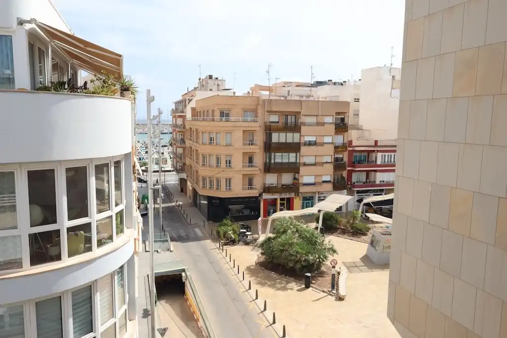 Vista exterior de Apartamento en venta en Torrevieja con Aire acondicionado, Calefacción y Terraza