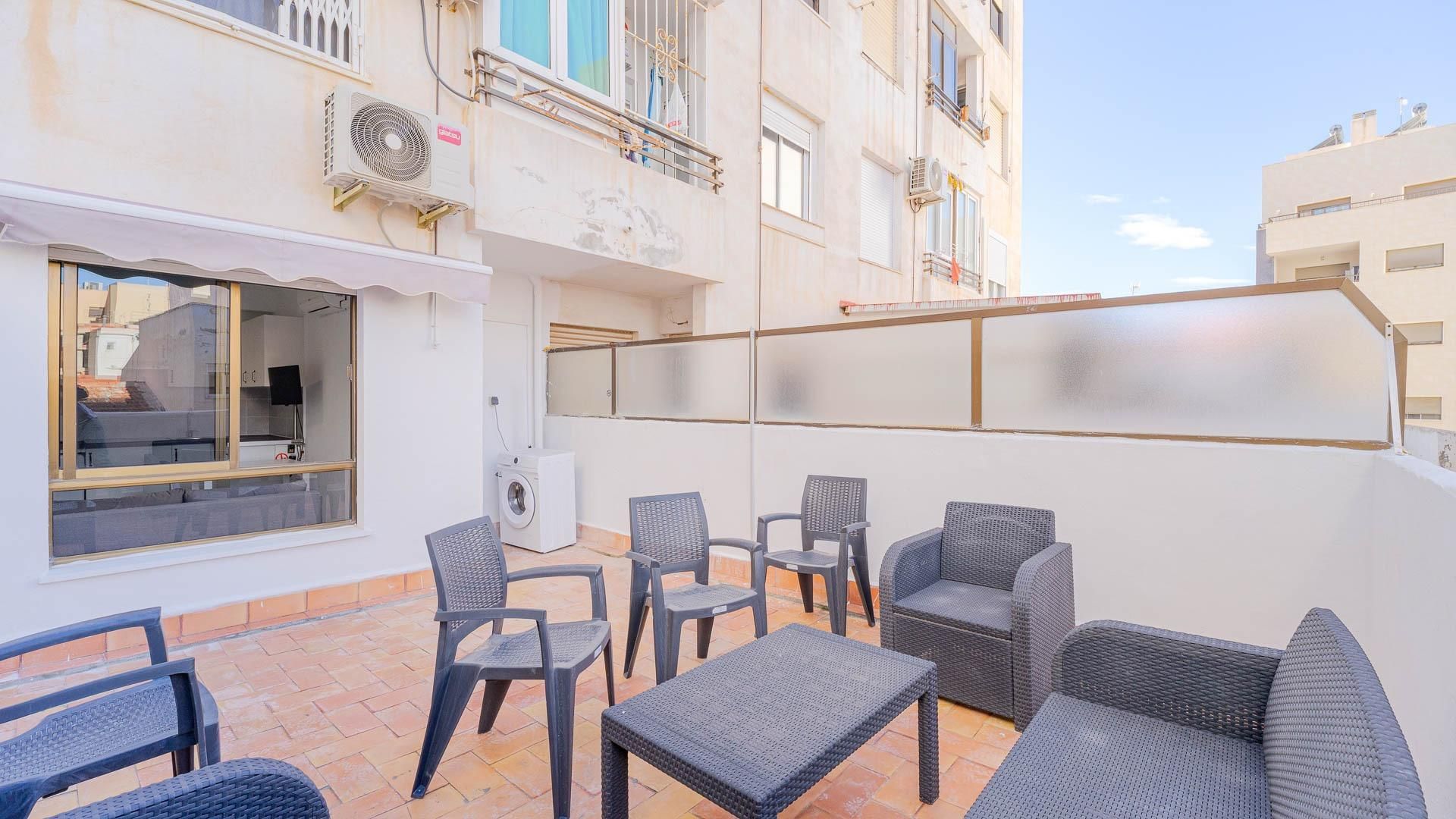 Terrace of Study for sale in Torrevieja  with Air Conditioner, Terrace and Furnished