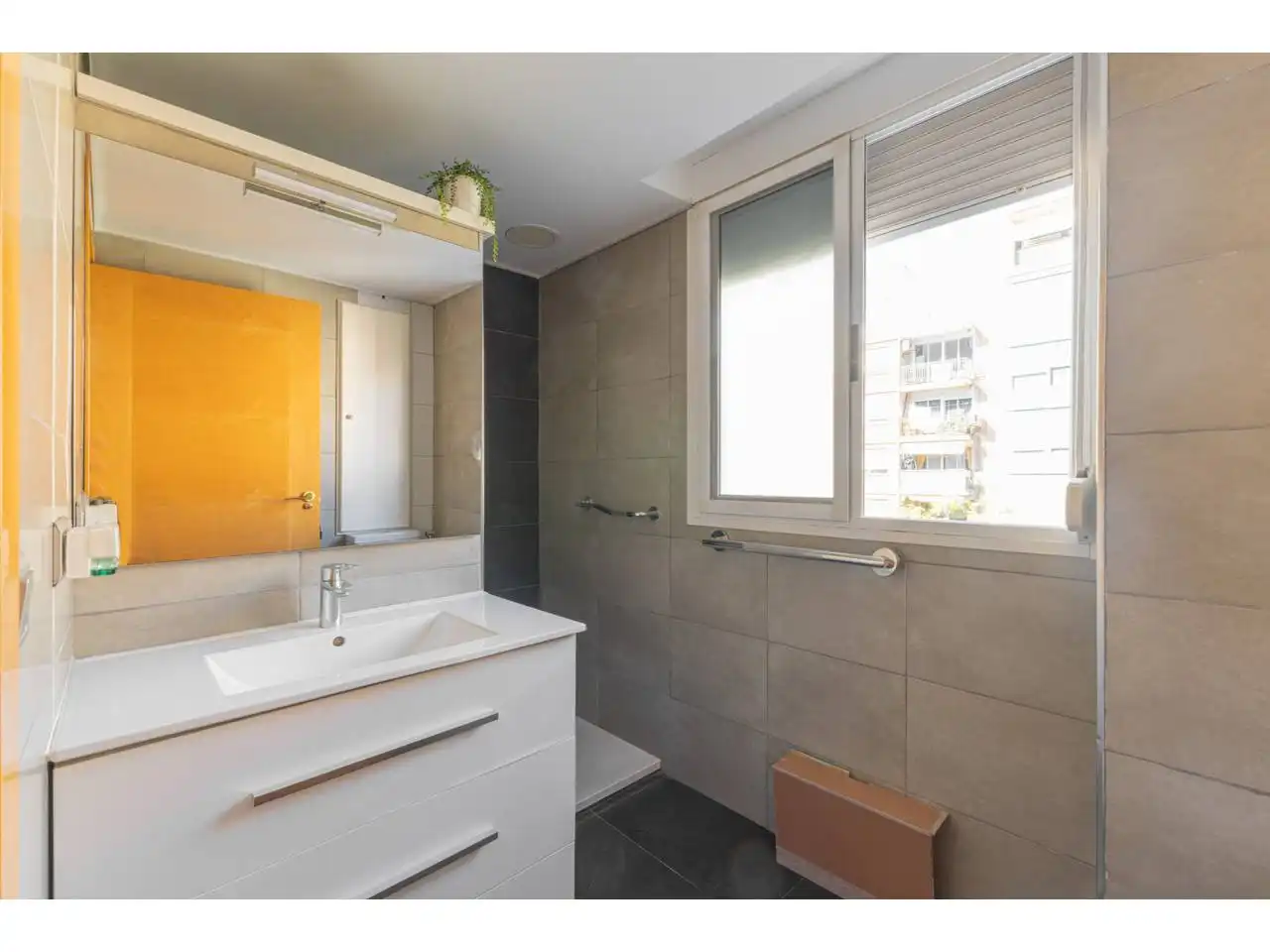 Piso con ascensor en venta en Calle Bernia, imagen 19