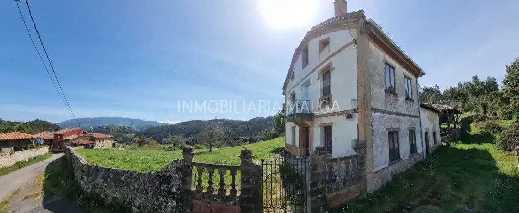 Casa o xalet en venda en Colunga amb Jardí privat i Traster