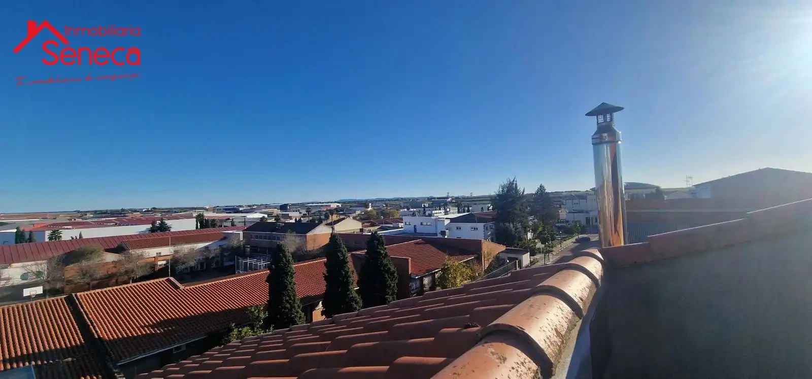 Vista exterior de Edifici en venda en Córdoba