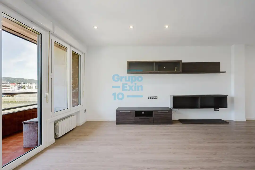 Living room of Flat for sale in Donostia - San Sebastián   with Heating and Terrace