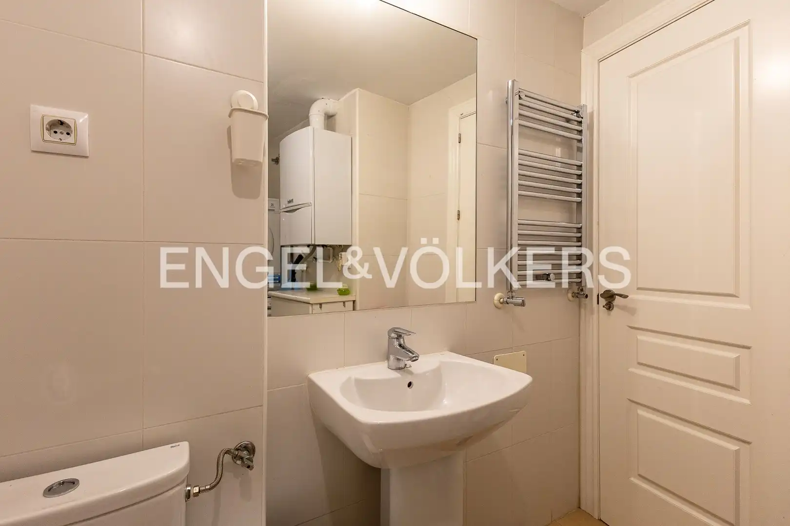 Badezimmer von Wohnung zur Miete in Madrid mit Klimaanlage, Heizung und Möbliert