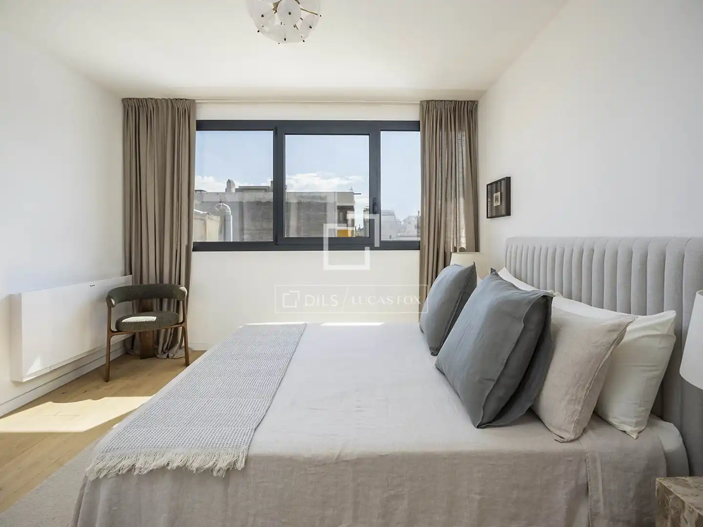 Habitación de Ático en venta en Barcelona con Aire acondicionado, Calefacción y Parquet