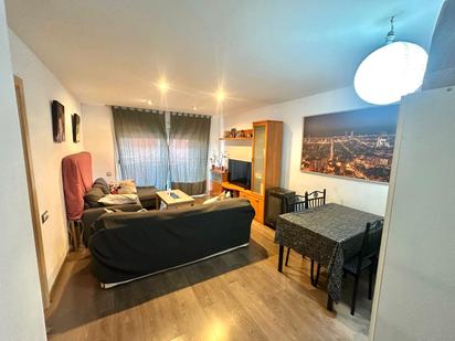 Living room of Flat for sale in Santa Coloma de Gramenet  with Heating, Parquet flooring and Terrace