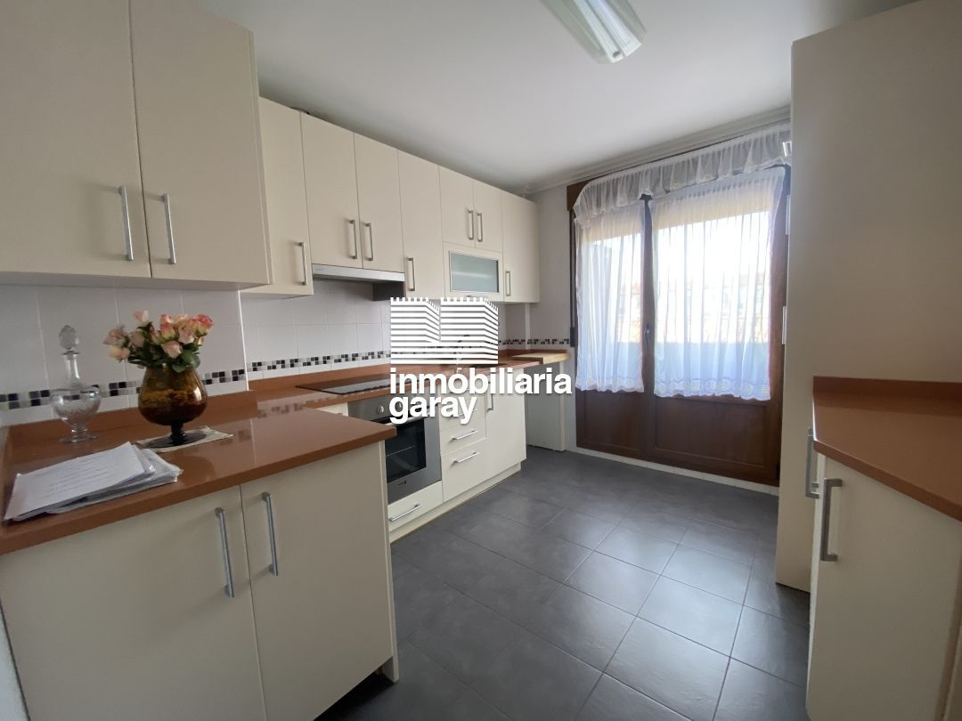 Kitchen of Duplex for sale in Villarcayo de Merindad de Castilla la Vieja  with Heating and Balcony