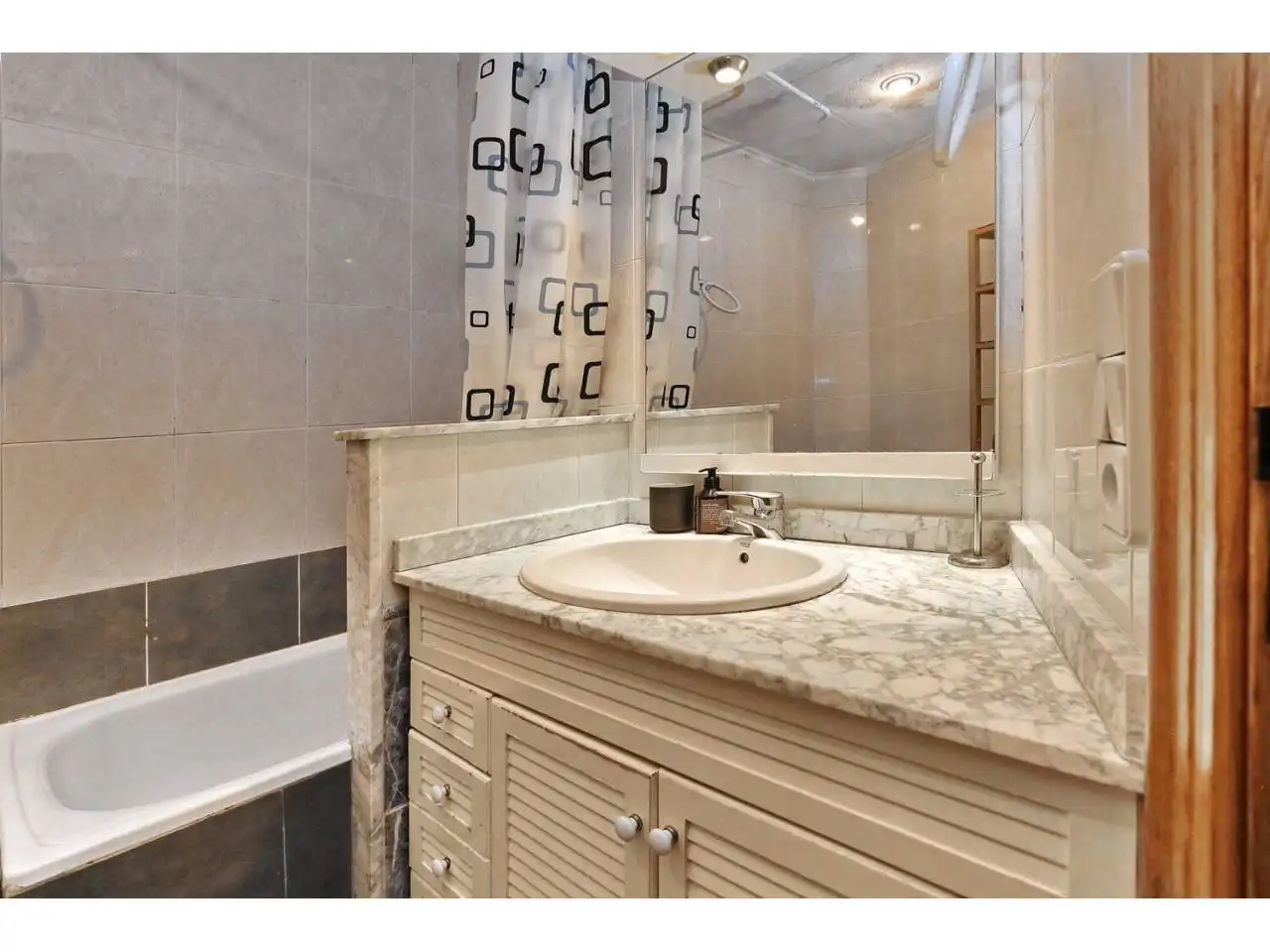 Piso con ascensor en venta en Nou Barris, imagen 16