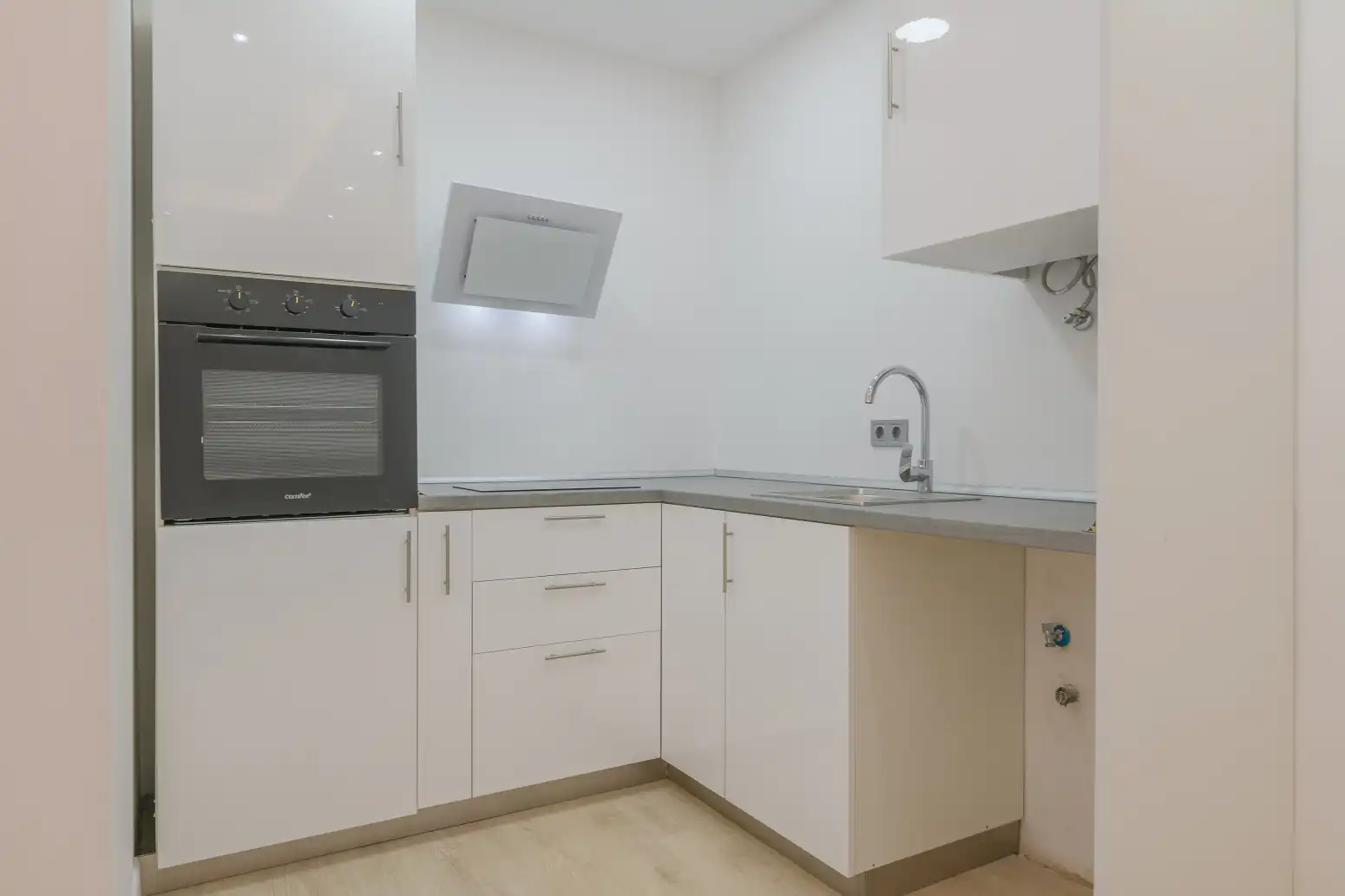 Cuina de Pis en venda en Sant Boi de Llobregat amb Parquet