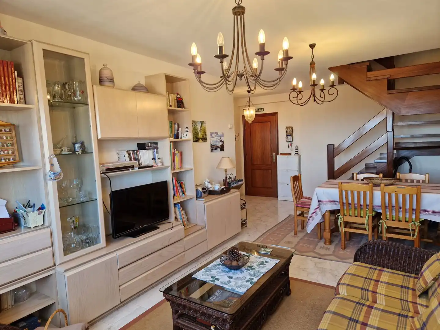 Sala de estar de Dúplex en venta en Miengo con Calefacción, Terraza y Trastero
