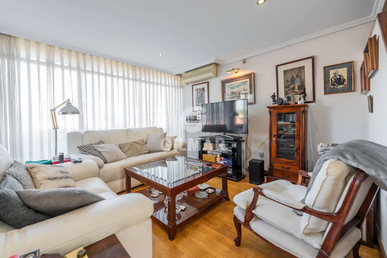 Living room of Detached homes for sale in Pozuelo de Alarcón  with Heating, Private garden and Swimming Pool