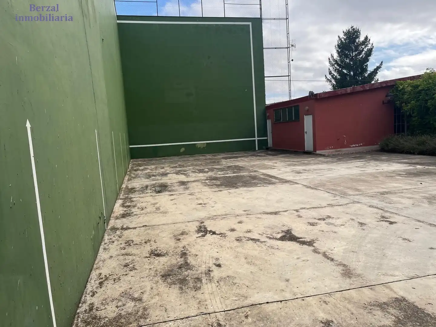 Vista exterior de Casa o xalet en venda en Nalda amb Jardí privat, Terrassa i Traster