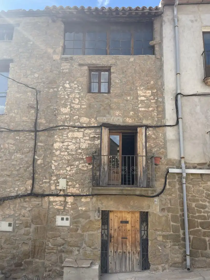 Vista exterior de Casa adosada en venta en La Baronia de Rialb con Amueblado, Horno y Microondas