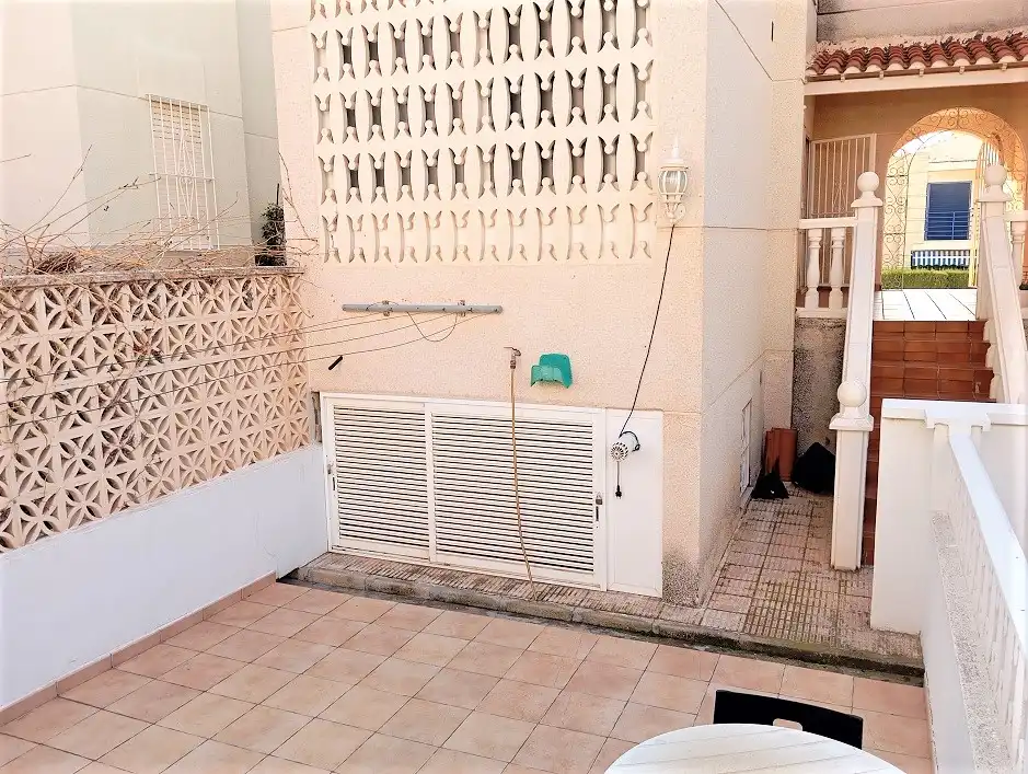Vista exterior de Casa o chalet de alquiler en Santa Pola con Calefacción, Terraza y Amueblado