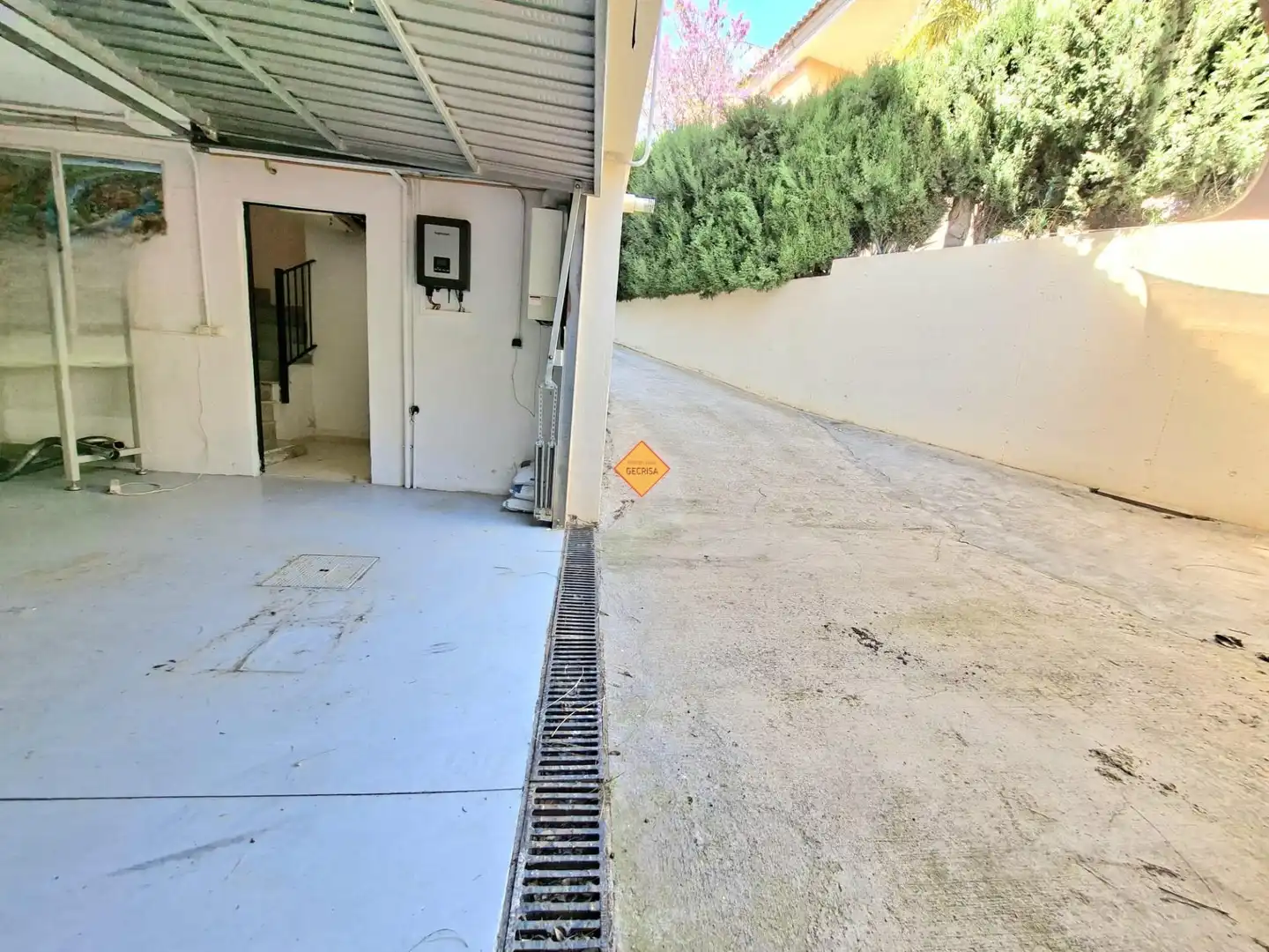 Parking de Casa o chalet en venta en Paterna con Aire acondicionado, Calefacción y Jardín privado
