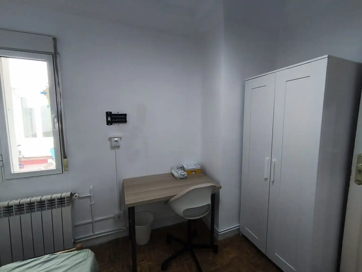 Habitación de Piso para compartir en Madrid con Calefacción, Amueblado y Horno