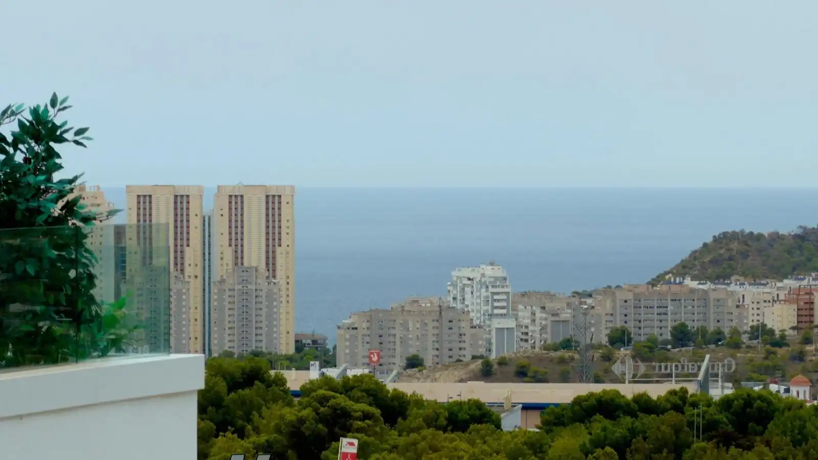 Vista exterior de Apartament de lloguer en Finestrat amb Aire condicionat, Jardí privat i Terrassa