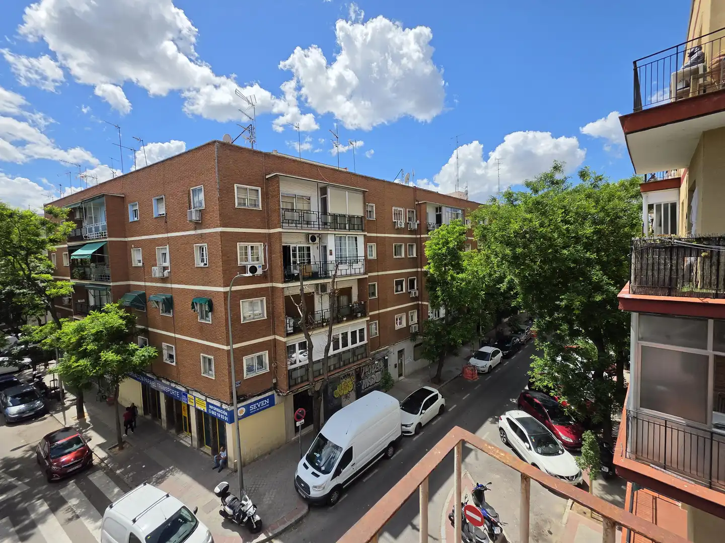 Vista exterior de Pis en venda en Madrid amb Calefacció i Terrassa