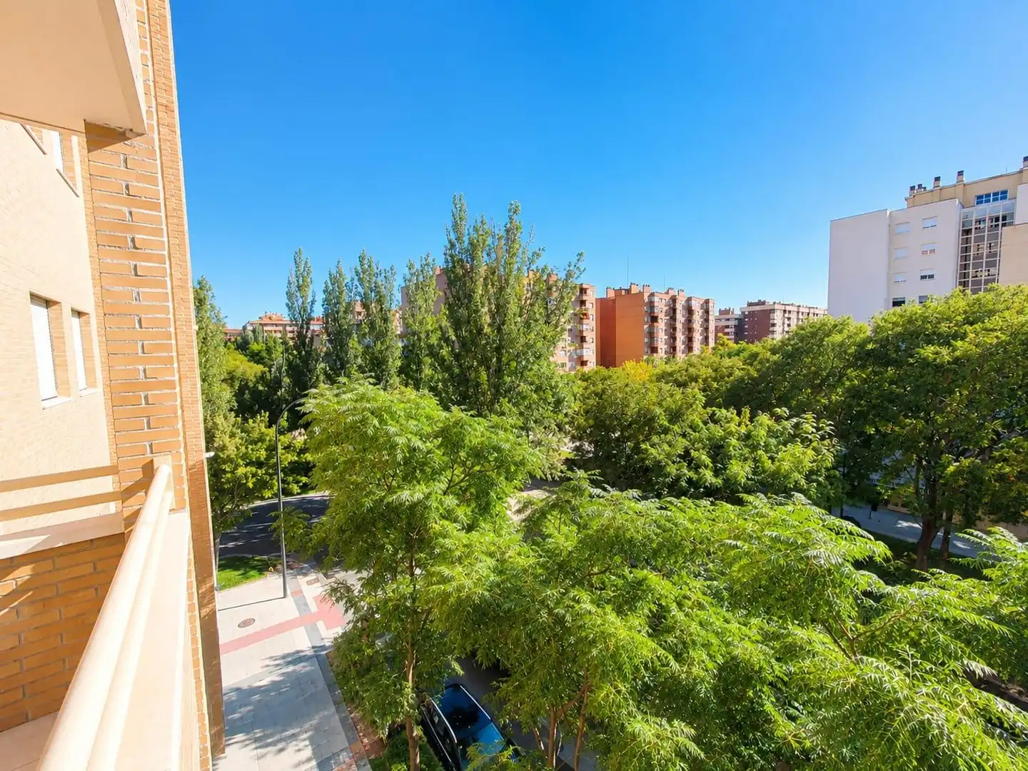 Vista exterior de Pis en venda en Zaragoza amb Calefacció, Terrassa i Traster