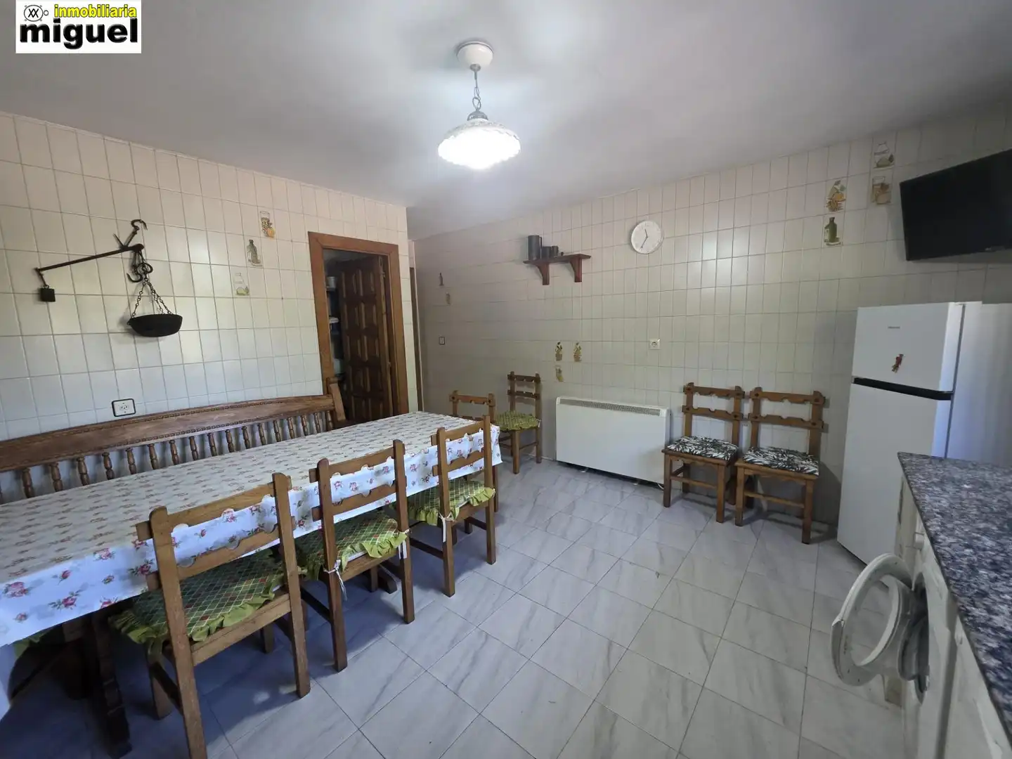 Cuina de Casa o xalet en venda en Llanes amb Calefacció, Jardí privat i Terrassa