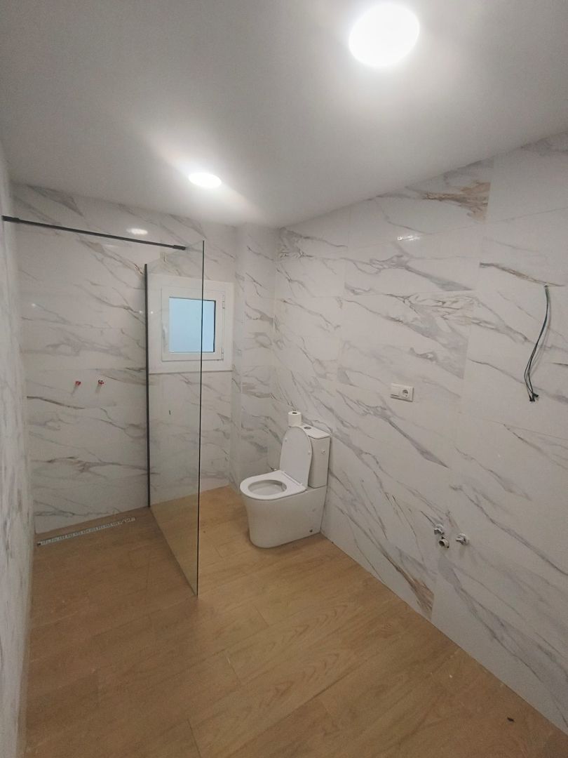 Bathroom of Flat for sale in Terrassa  with Terrace and Balcony