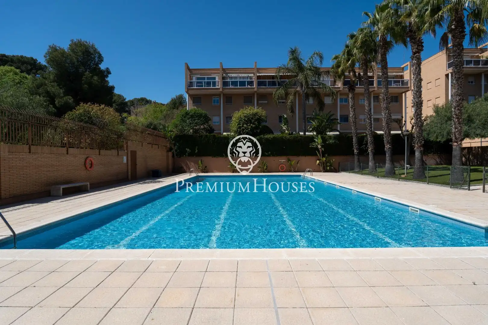 Piscina de Pis en venda en Tarragona amb Aire condicionat, Calefacció i Jardí privat