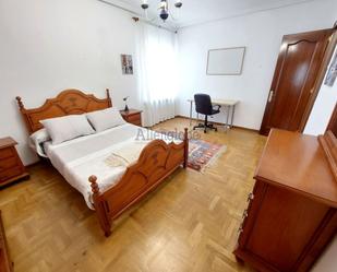 Flat to rent in Calle Gascona, Salesas - Foncalada - Campoamor