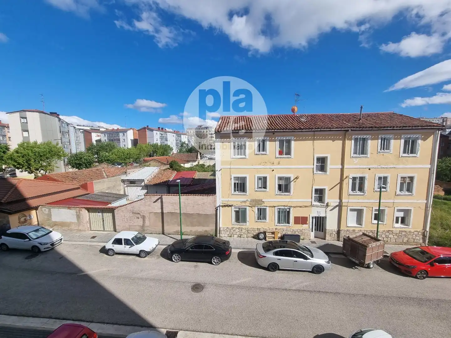 Parking de Piso en venta en Burgos con Calefacción y Trastero