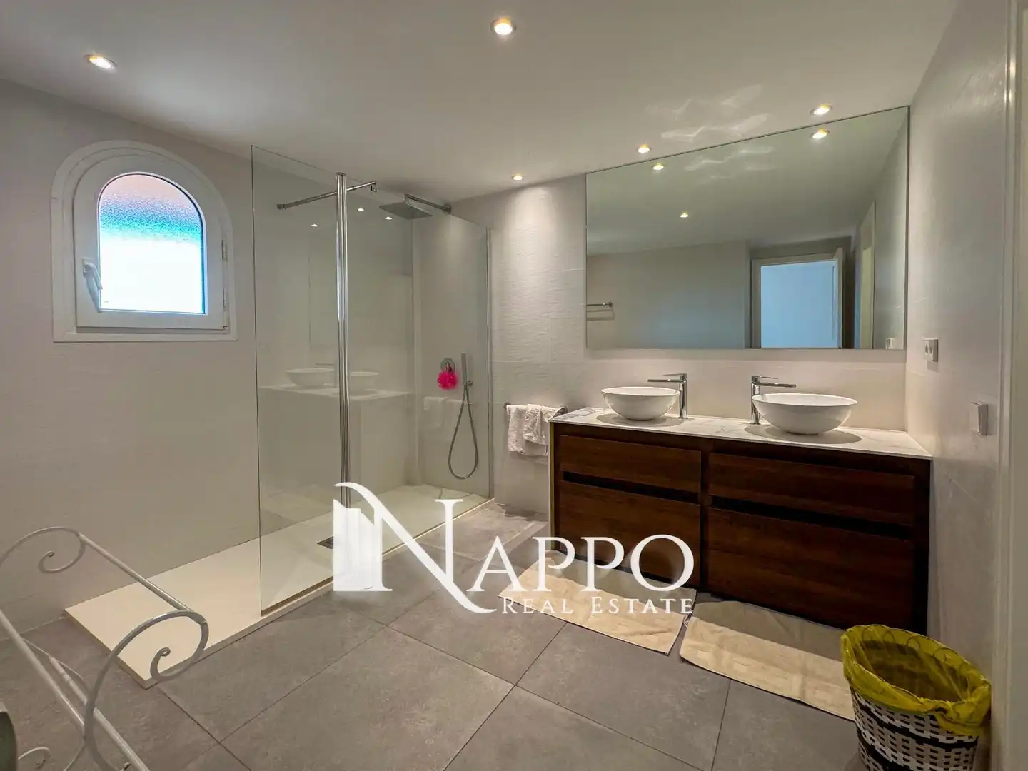 Bathroom of Duplexes for sale in Calvià  with Air Conditioner, Heating and Terrace