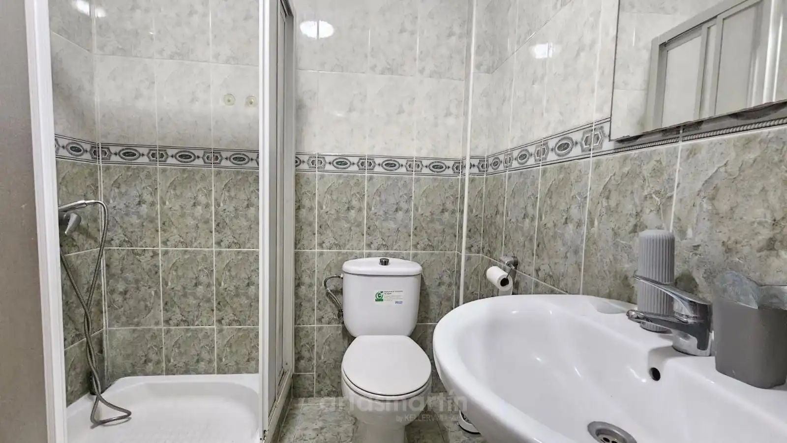 Baño de Piso de alquiler en Salamanca con Calefacción, Terraza y Amueblado