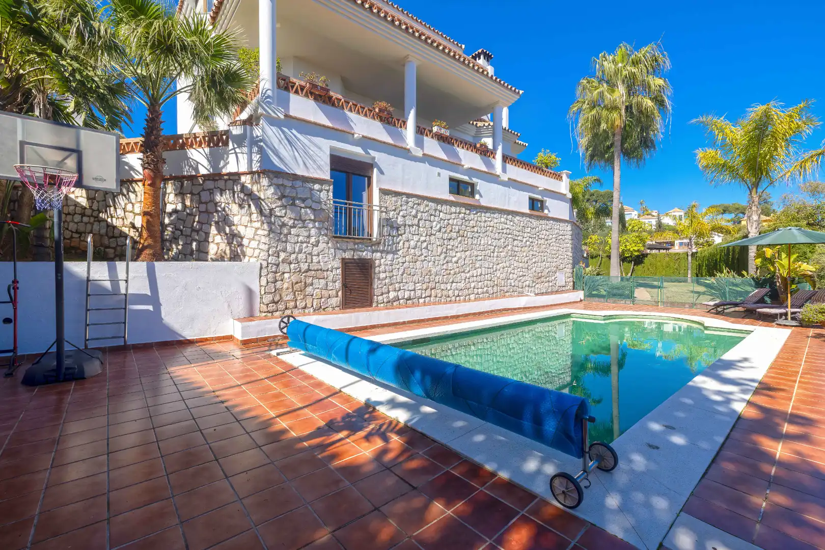Jardí de Casa o xalet en venda en Marbella amb Aire condicionat, Jardí privat i Terrassa