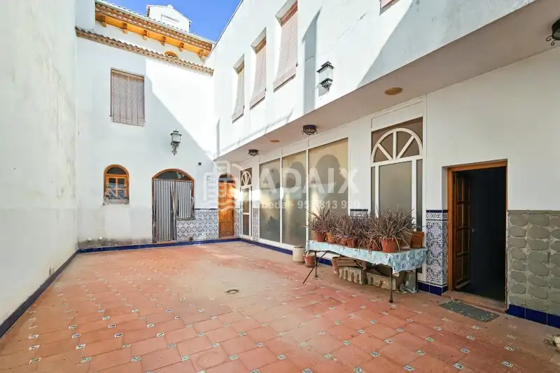 Außenansicht von Haus oder Chalet zum Verkauf in Úbeda mit Terrasse, Abstellraum und Balkon