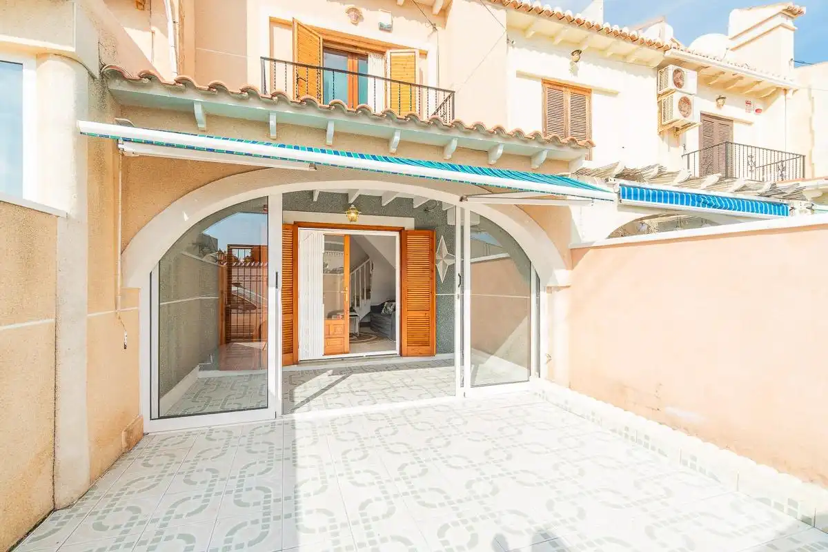 Vista exterior de Apartamento en venta en Torrevieja