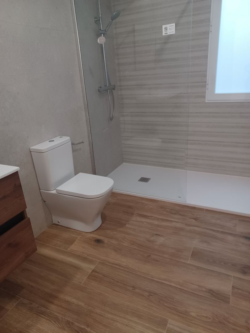 Badezimmer von Büro miete in  Zaragoza Capital mit Klimaanlage