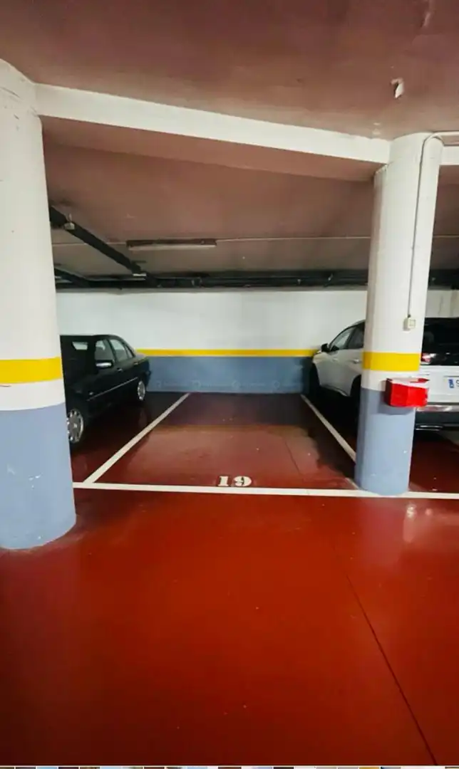 Aparcament de Garatge en venda en Gijón 