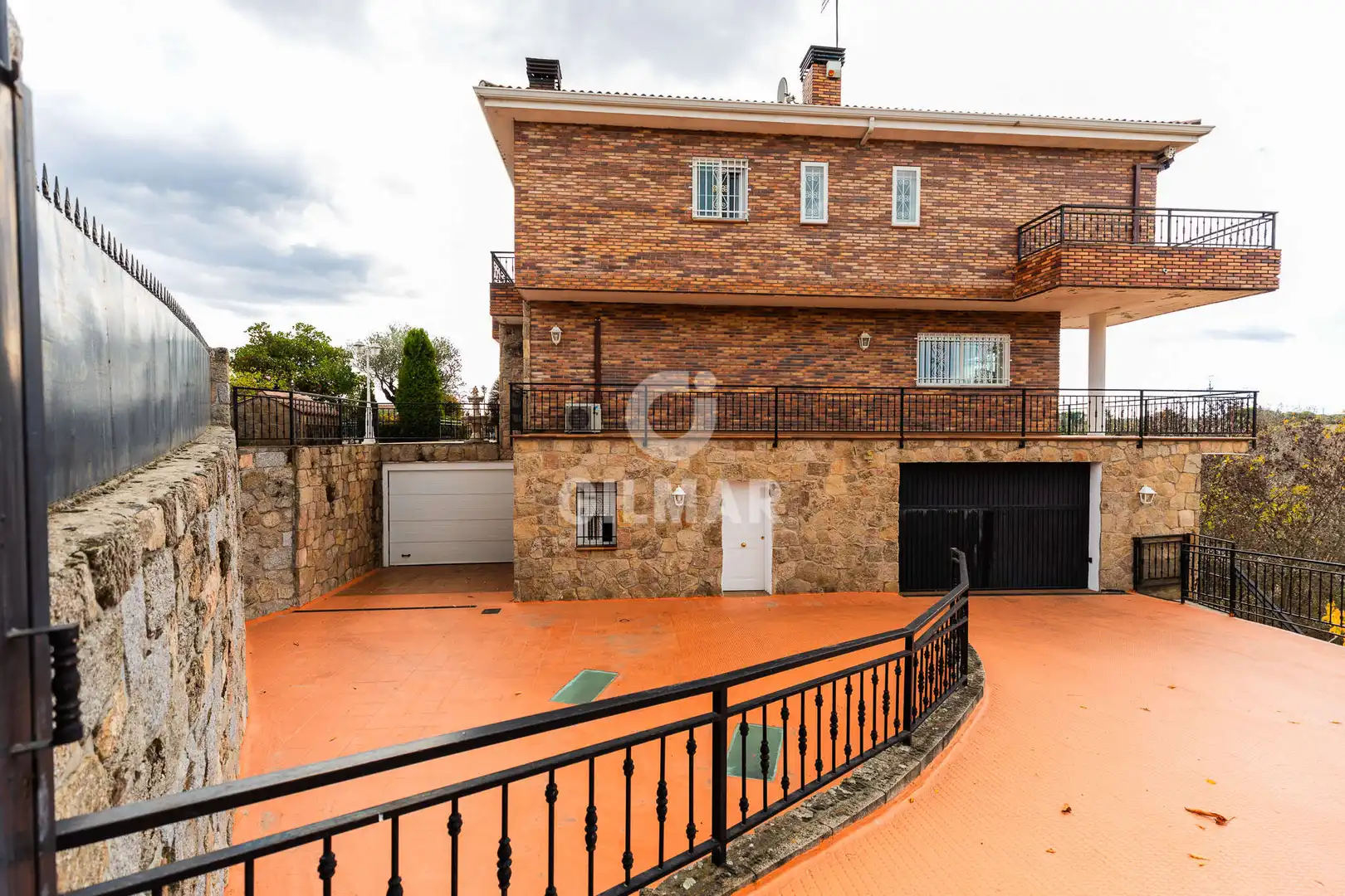 Exterior view of Houses for sale in Colmenarejo  with Heating, Private garden and Swimming Pool